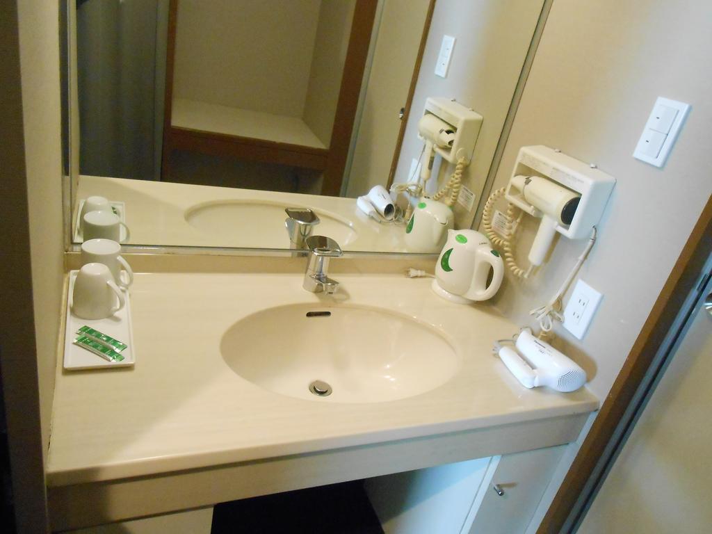 Hotel Crown Hills Sendai Aobadori Bagian luar foto